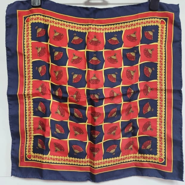 크리스찬 디올 스카프