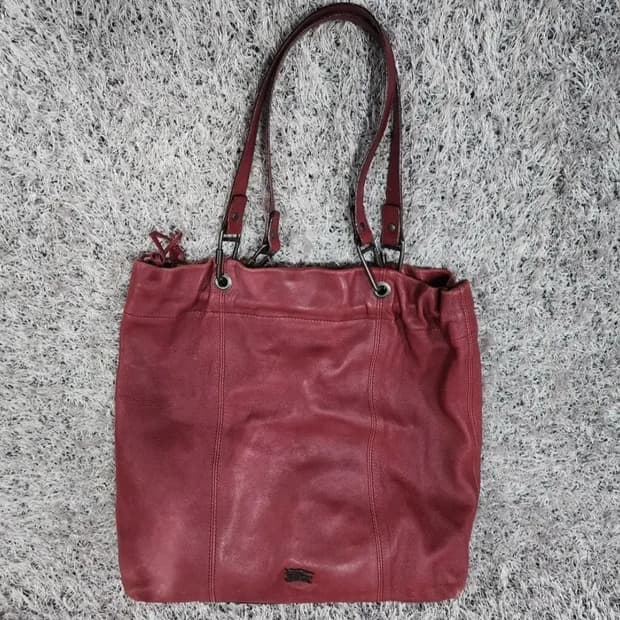 버버리 레더 숄더백