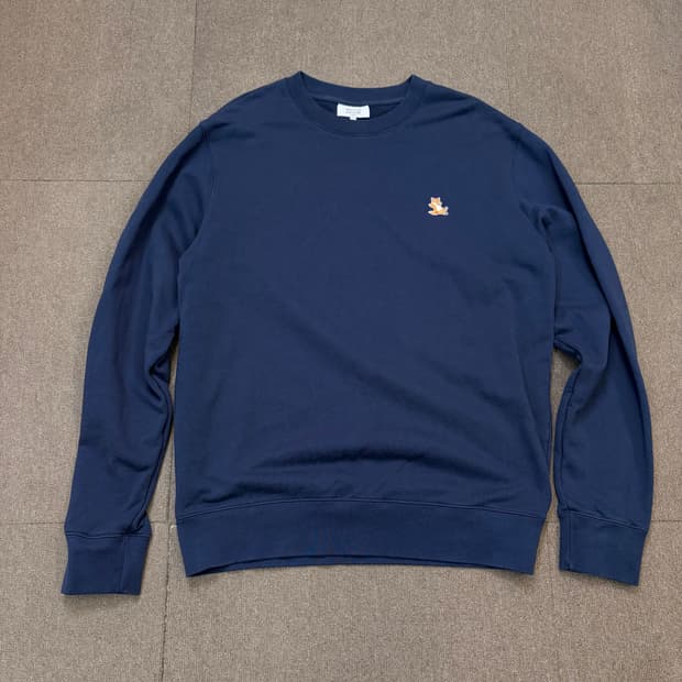 메종키츠네 칠렉스 패치 레귤러 맨투맨 LM00303KM0001