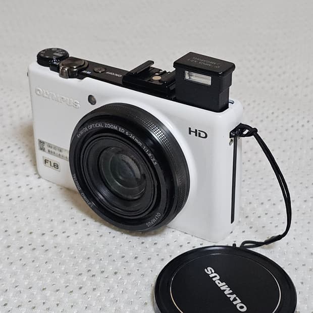 f1.8 올림푸스 XZ-1 하이엔드 디카