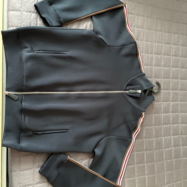 버버리 23SS 트랙 자켓