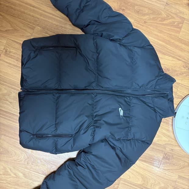 나이키 클럽 써마 핏 숏 패딩 재킷 M사이즈 팝니다 