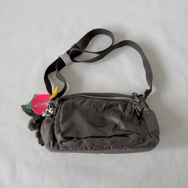 키플링(Kipling) 크로스백(코팅원단, 택 달린 제품)