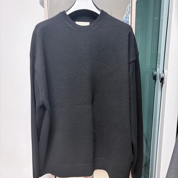 Yoko sakamoto 블랙 크루넥 니트 3사이즈