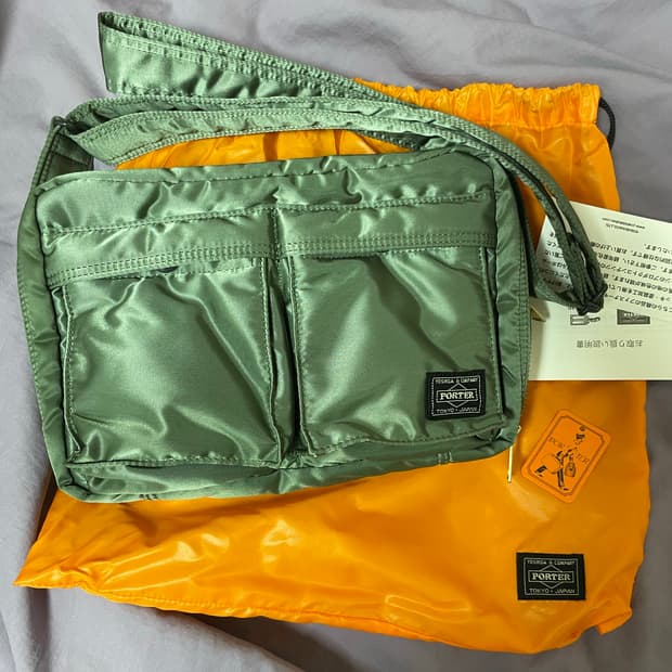 포터 탱커 숄더백 스몰 세이지 그린