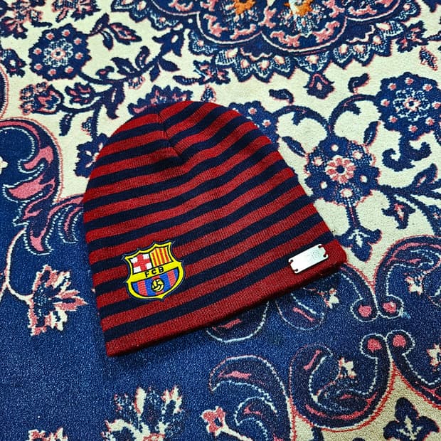 바로셀로나 스트라이프 엠블럼 비니 Free