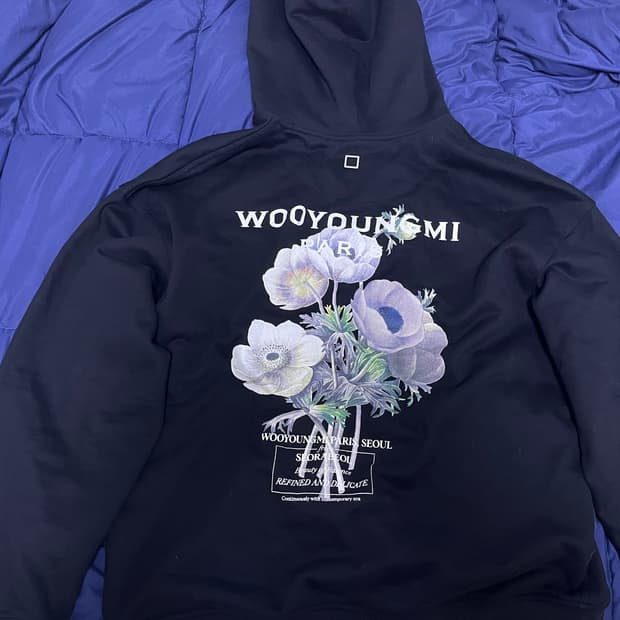 우영미 23FW 플라워 백로고 후드 블랙 48 정품