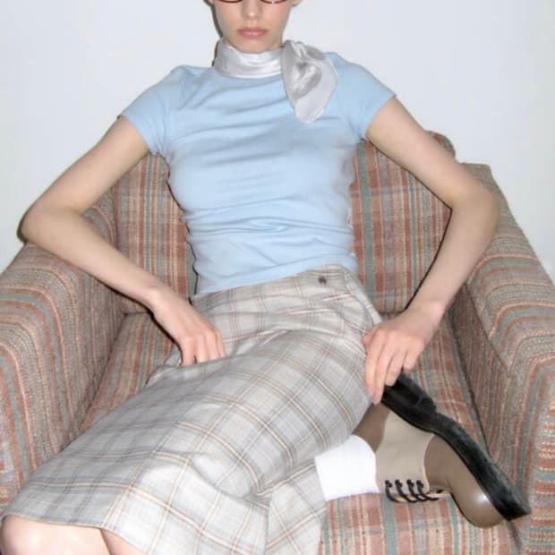 썬번 프로젝트  Moss Low-rise Midi Skirt