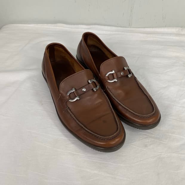 페라가모 간치니 브라운 가죽 로퍼 265 <63>