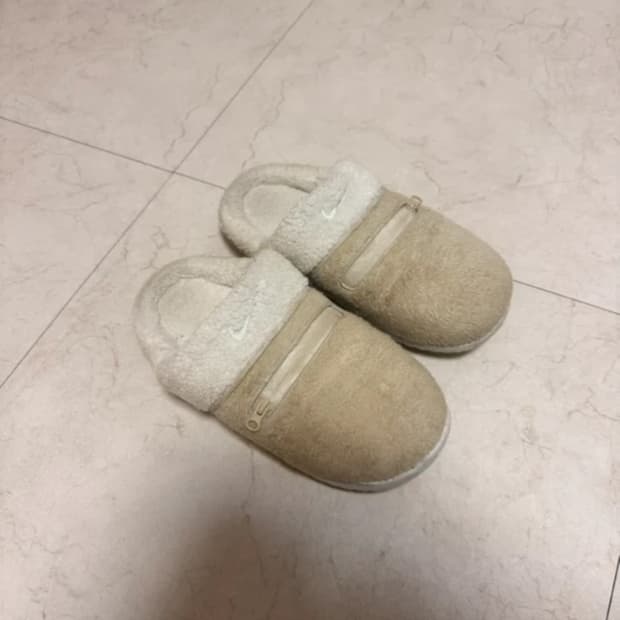 나이키 털 슬리퍼