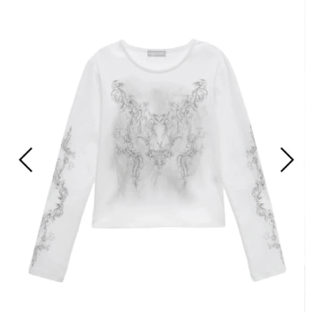 허그유어스킨 로코코 오너먼트 티셔츠