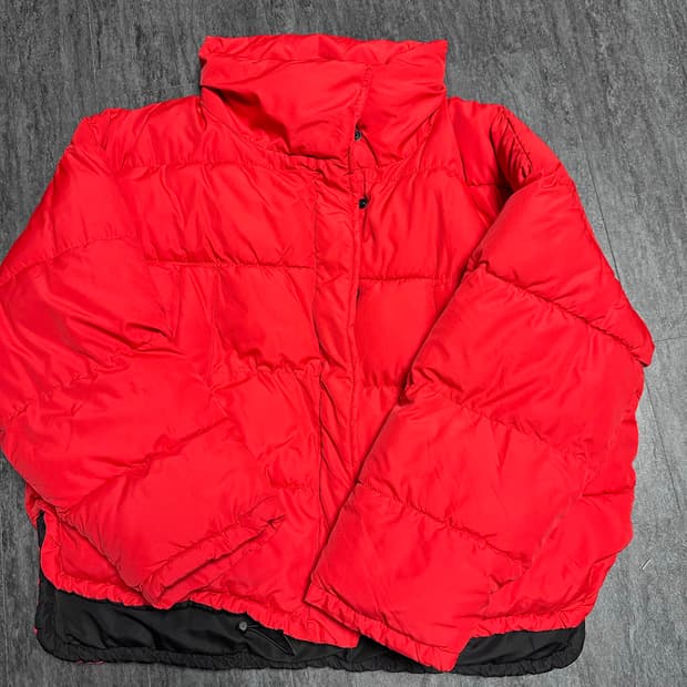 얼반아웃피터스 패딩