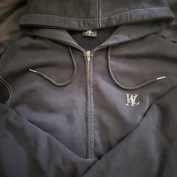 우알롱 블랙 빈티지 스티치 후드집업