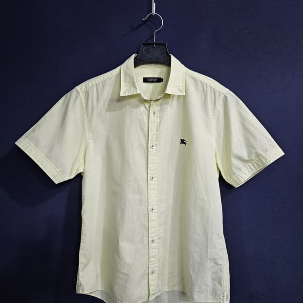 버버리 블랙라벨 라이트 옐로우 남성 95 반팔셔츠 