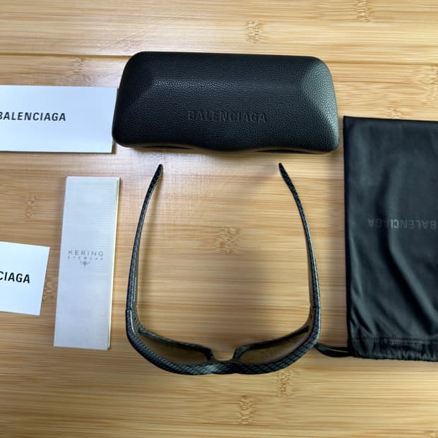 발렌시라가 오발 스위프트 카본 제품