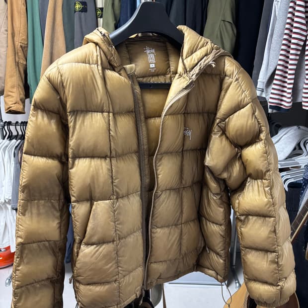 스투시 경량패딩 카키