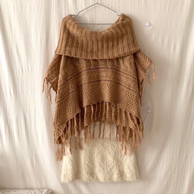 라떼갸루 오프숄더 케이프