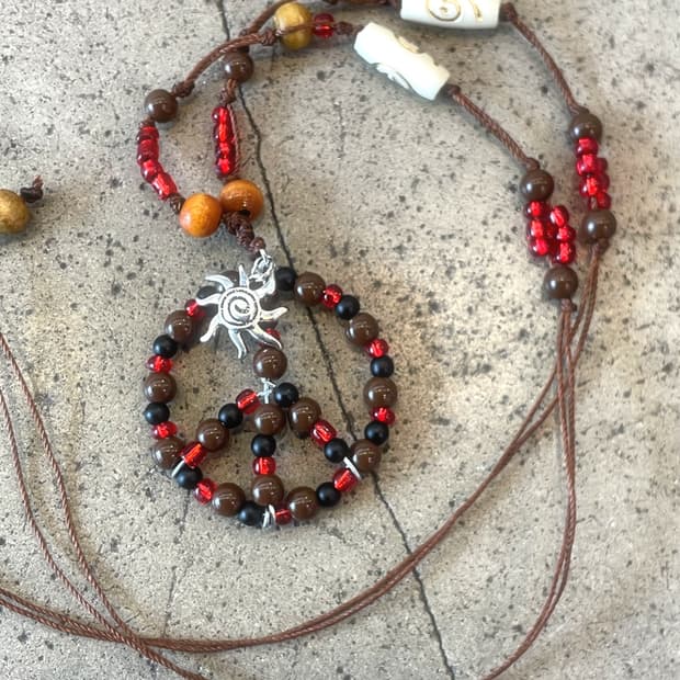 핸드메이드 비즈 피스 목걸이 