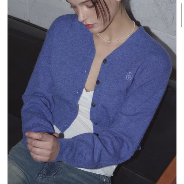 (FREE) 레더리 라인 케이블 니트 크롭 가디건 판매