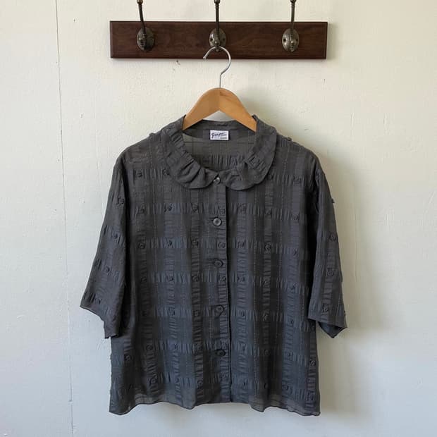 YOKOHAMA MOTOMACHI 도트 블라우스