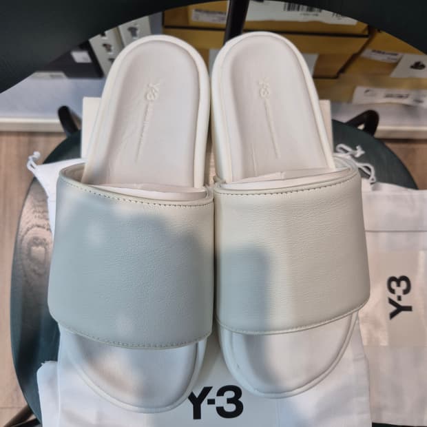 Y-3 슬라이드 샌들 화이트