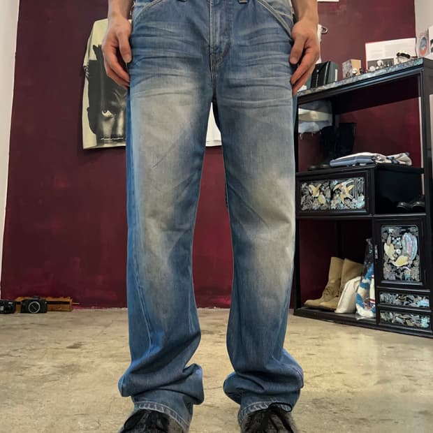 Levis (리바이스) 엔지니어드 커브드 데님 팬츠