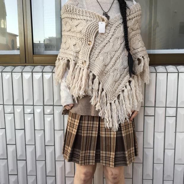 Fringe cable pattern cape