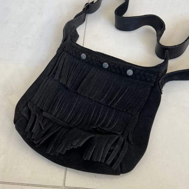 FRINGE SHOULDER BAG 프린지 숄더백