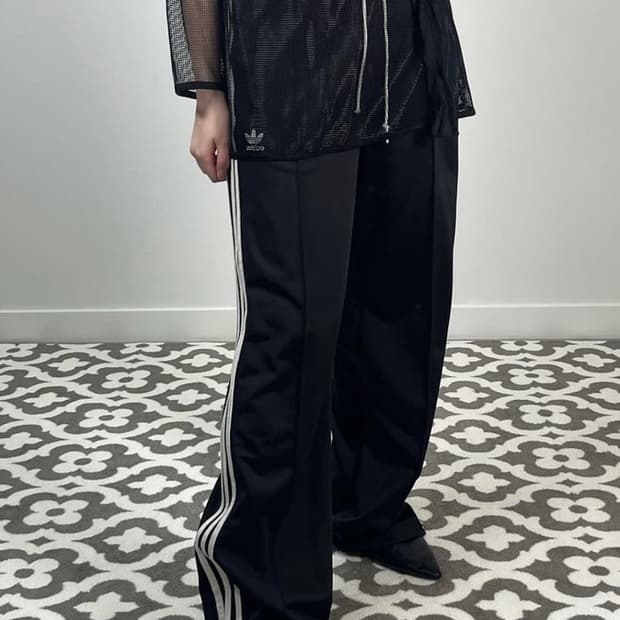 아디다스 블랙 프릴 져지 트랙팬츠