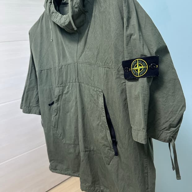 스톤아일랜드 20ss 아노락 올리브그린 반팔 매장판