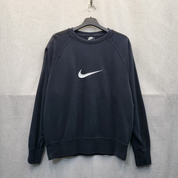 나이키 스우시 맨투맨 블랙