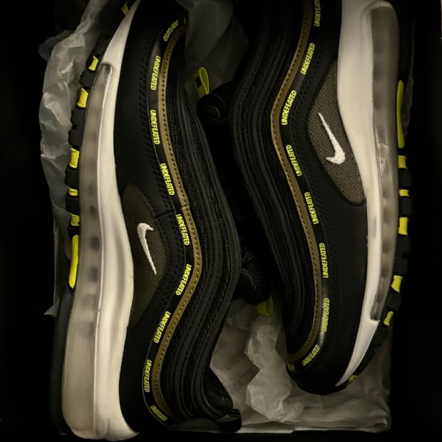 나이키 에어맥스 97 언디피티드 블랙/형광 250