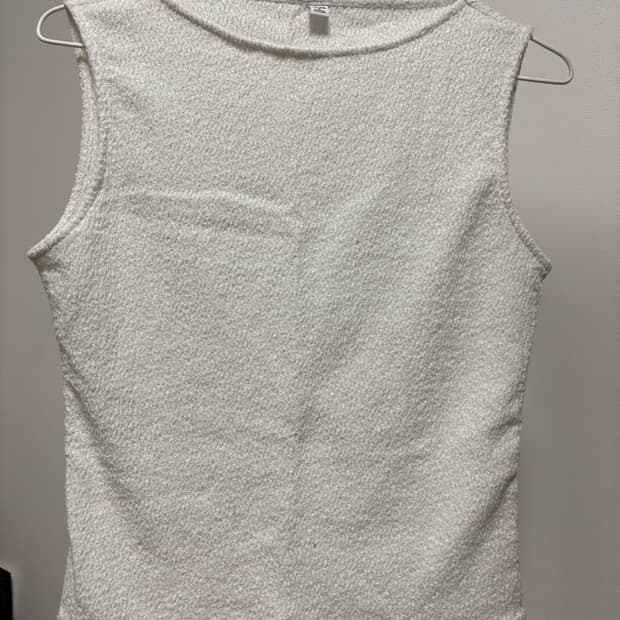 Uniqlo 셔링보트넥 슬리브리스