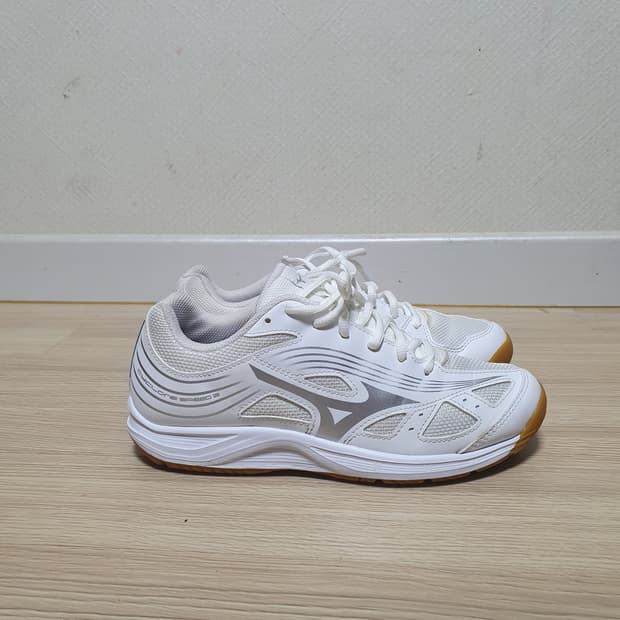 미즈노 사이클론 스피드3 화이트 인도어화 250