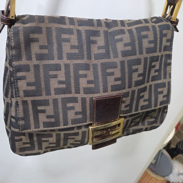 펜디 쥬카 맘마 바게트 숄더