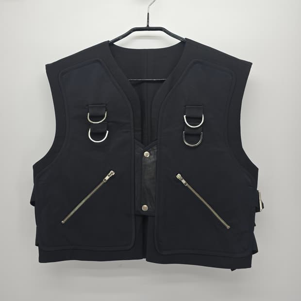 하이엔드 테크웨어 베스트 – D링 디테일 