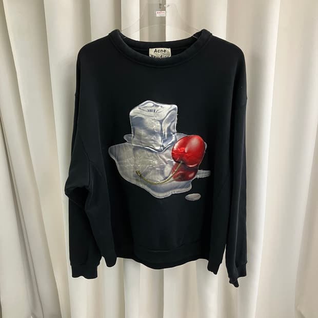 아크네 스튜디오 블랙 체리 스웨트셔츠 M