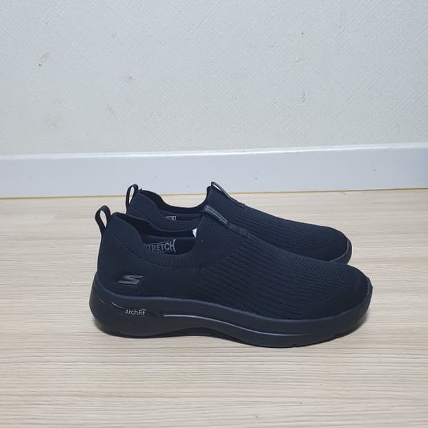 스케쳐스 아치핏 슬립온 블랙 240