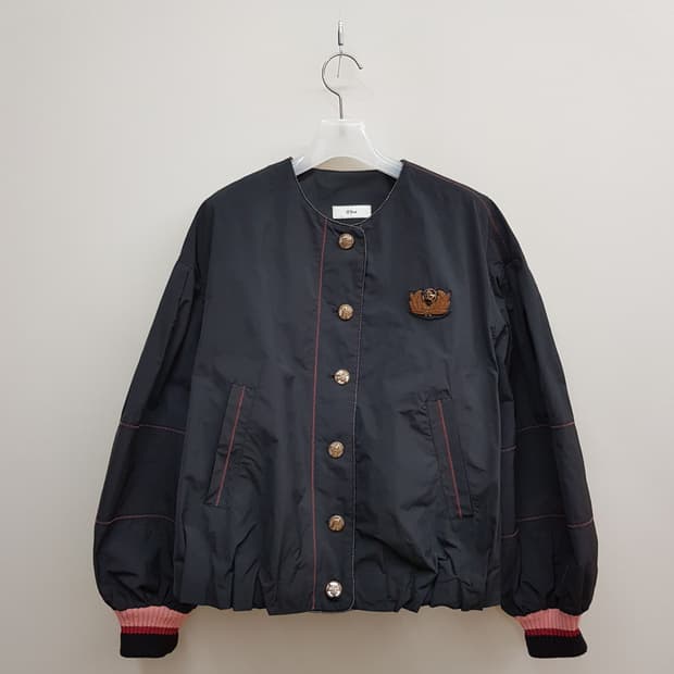 O2nd 오즈세컨  자수 포인트 노카라 점퍼 76-90-155사이즈