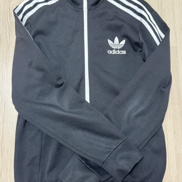 아디다스 유로파 저지