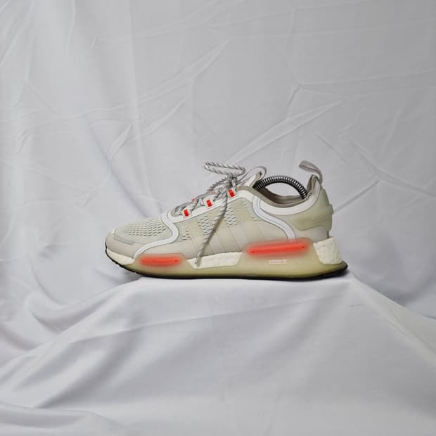 265 아디다스 NMD V3 스니커즈 운동화