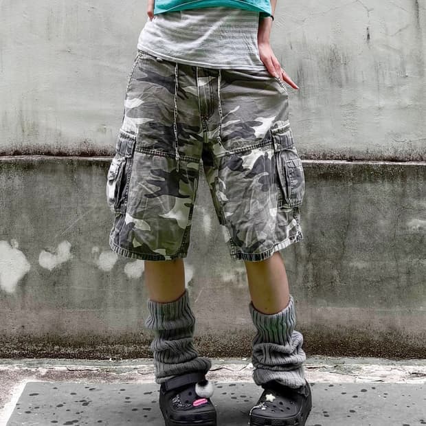 Y2K Camo Cargo Bermuda pants