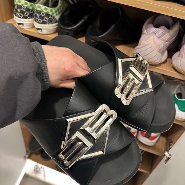 발렌시아가 샌들 44