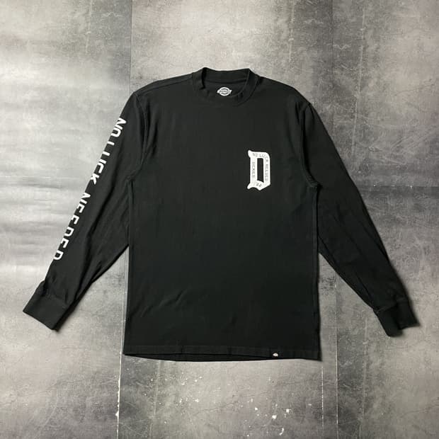 DICKIES 디키즈 블랙 레터링 코튼 긴팔 티셔츠 A01024