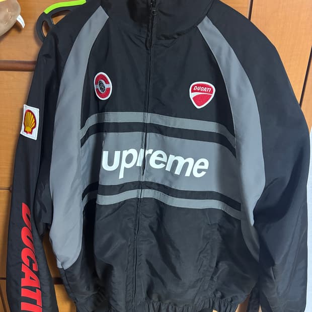 [M] 슈프림 두카티 트랙 자켓 판매합니다