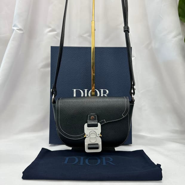디올 새들 플랩 메신저 크로스백