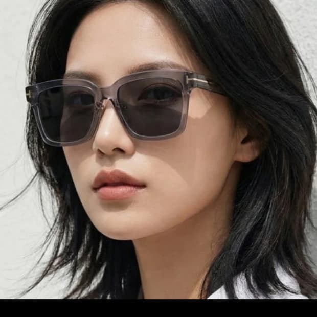 톰포드 선글라스 TF1160K-20A 미착용 새상품