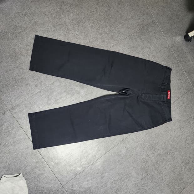 슈프림 핀업걸 치노팬츠