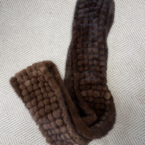 정품) 진도 끌레베 밍크 폼폼이 머플러 브라운 