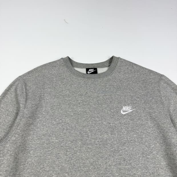 나이키 퓨추라 클럽 그레이 맨투맨 (XXL)